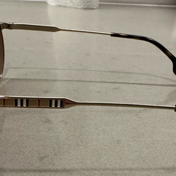 Burberry Tara Aviator Sunglasses BE3122 Light Gold / Brown Gradient Lens - Picture 2 of 4